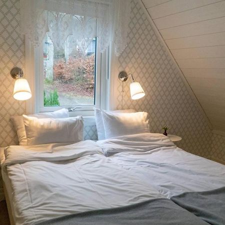 Anfasteroed Gardsvik - Badstugor Med Loft Ljungskile Kültér fotó