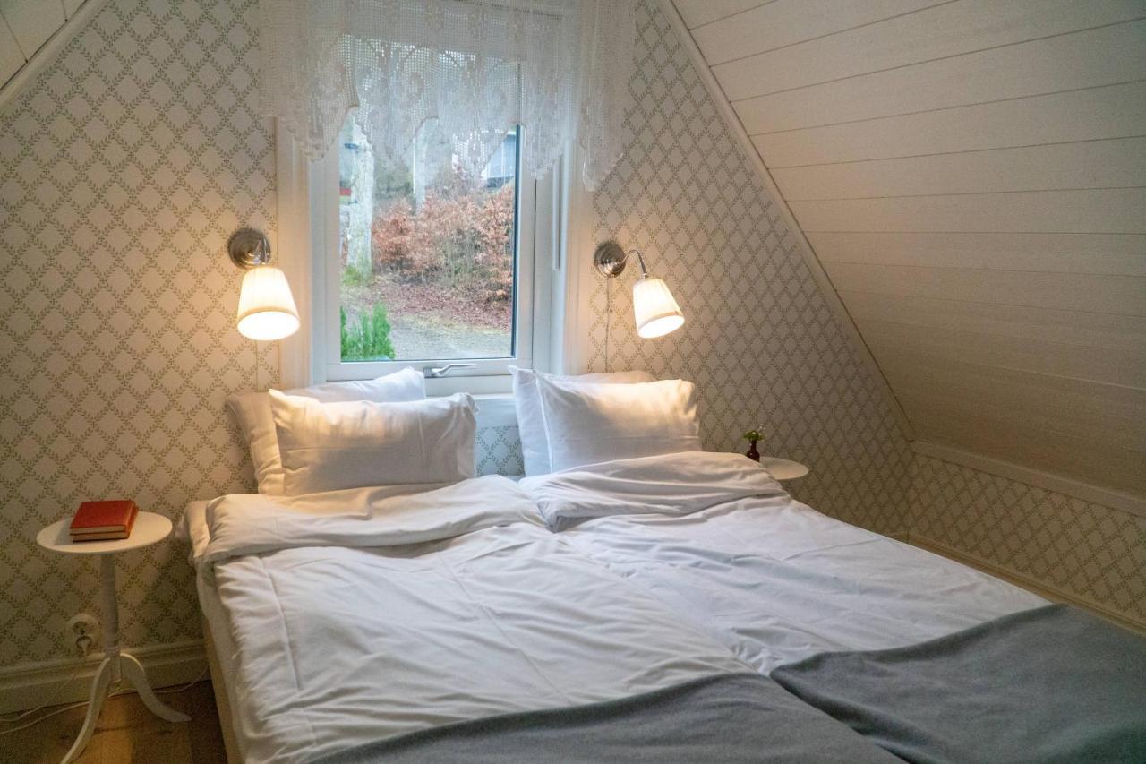 Anfasteroed Gardsvik - Badstugor Med Loft Ljungskile Kültér fotó